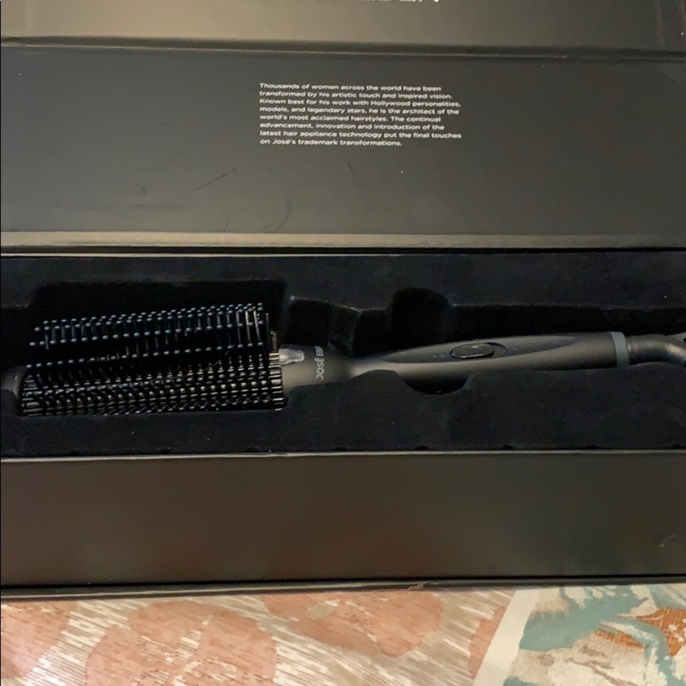 Jose Eber volumizing  brush